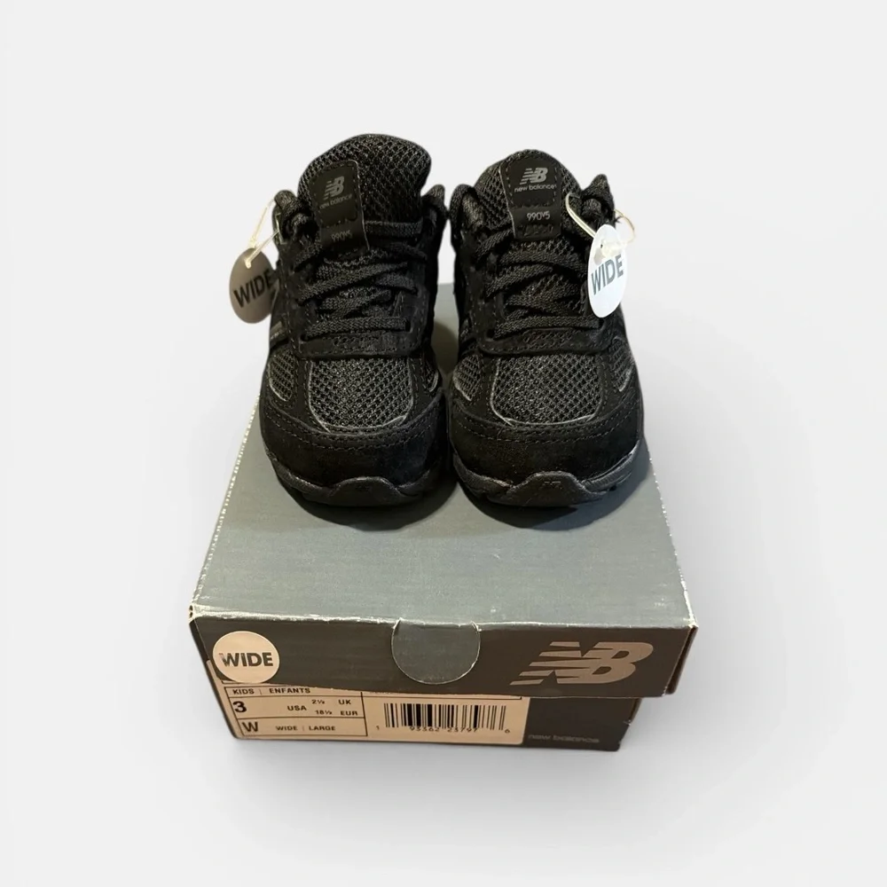 New Balance Kids Black Sneakers 990v5 wide‎ size 3 infants